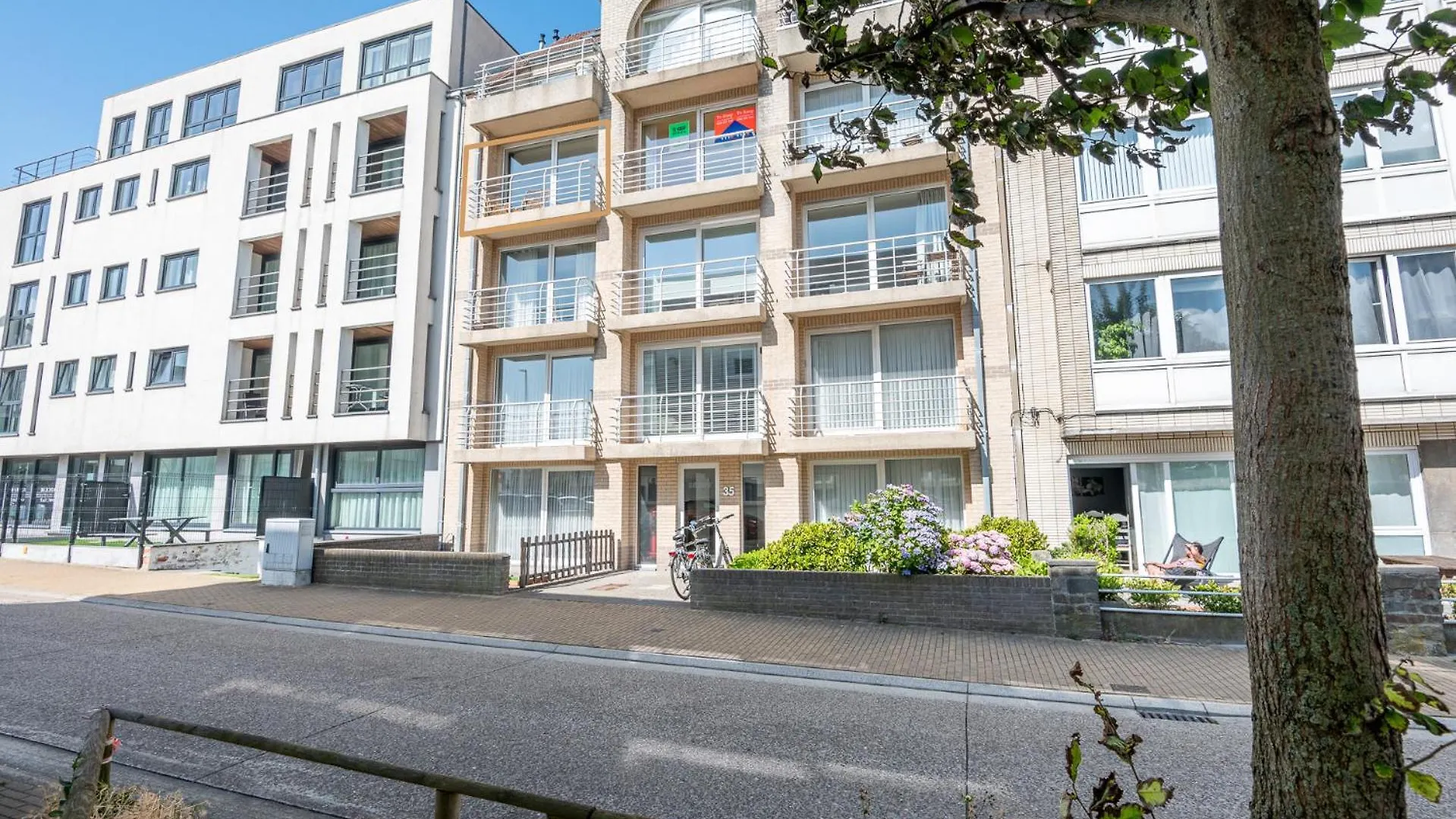 Modern Apartment Close To The Beach For 6 Oostende Belçika