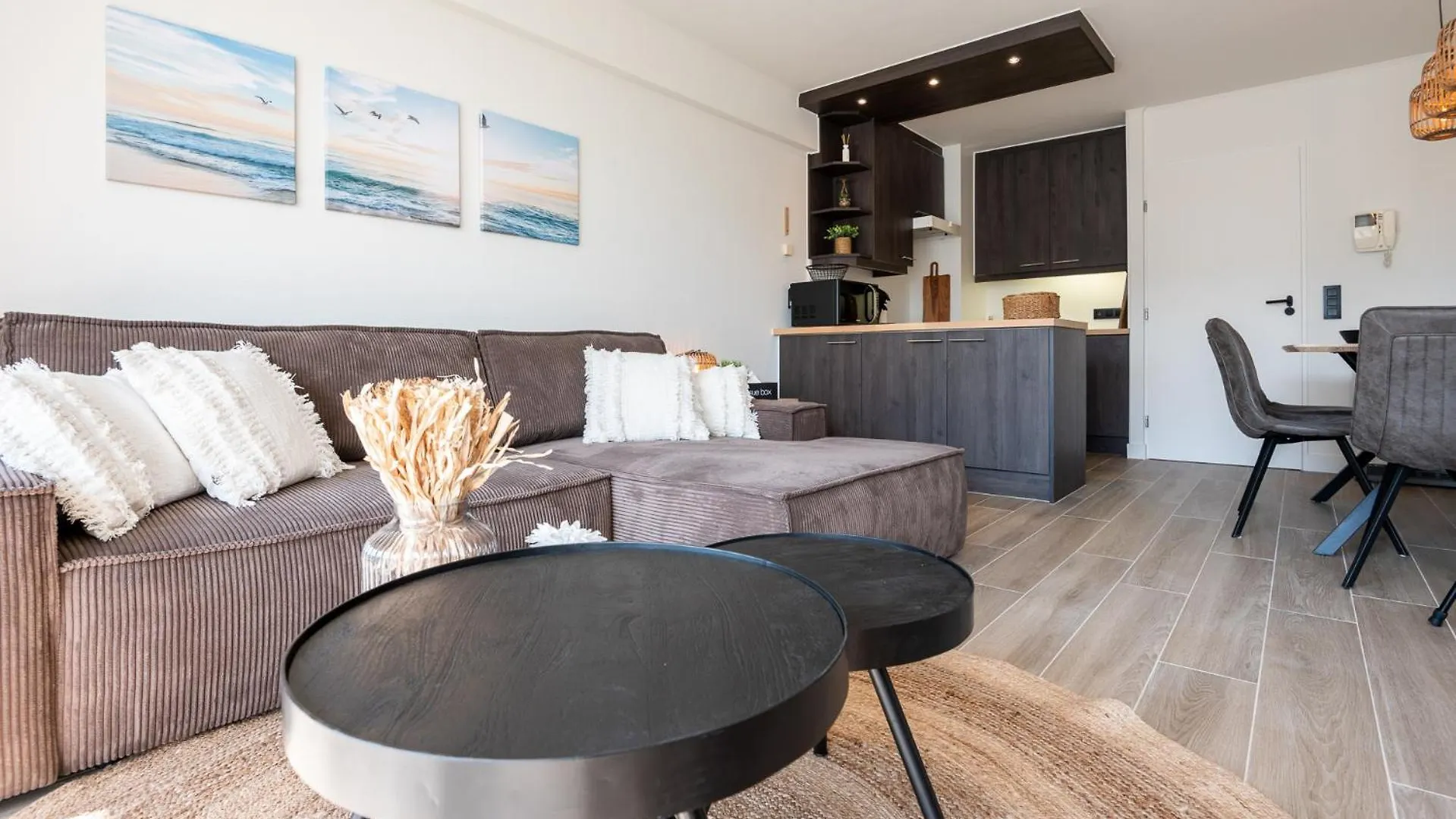 Modern Apartment Close To The Beach For 6 Ostend Belgium